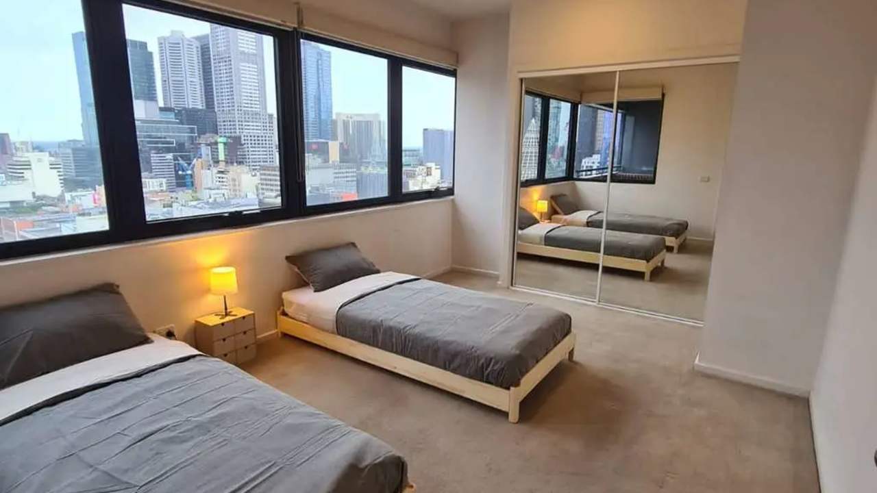 Furnished room in a flatshare