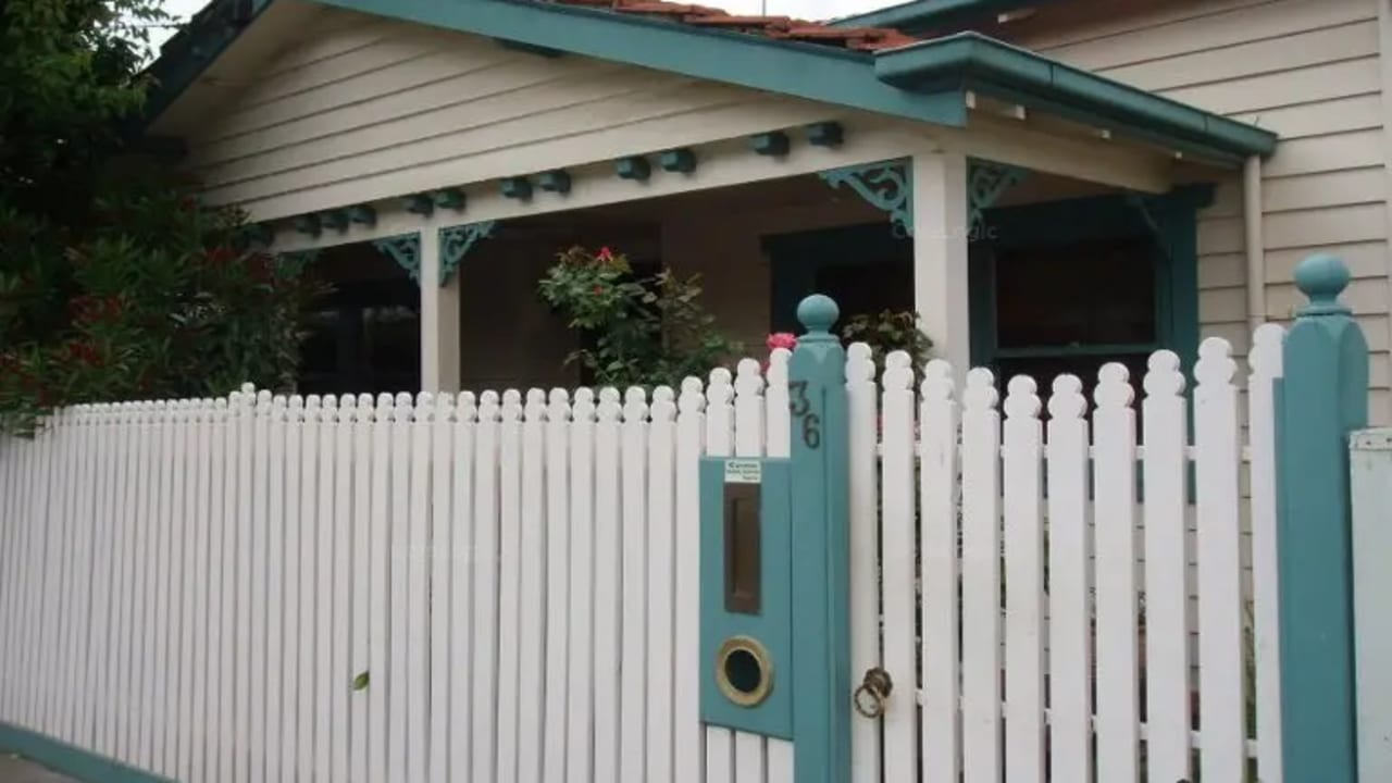 Room in a share house