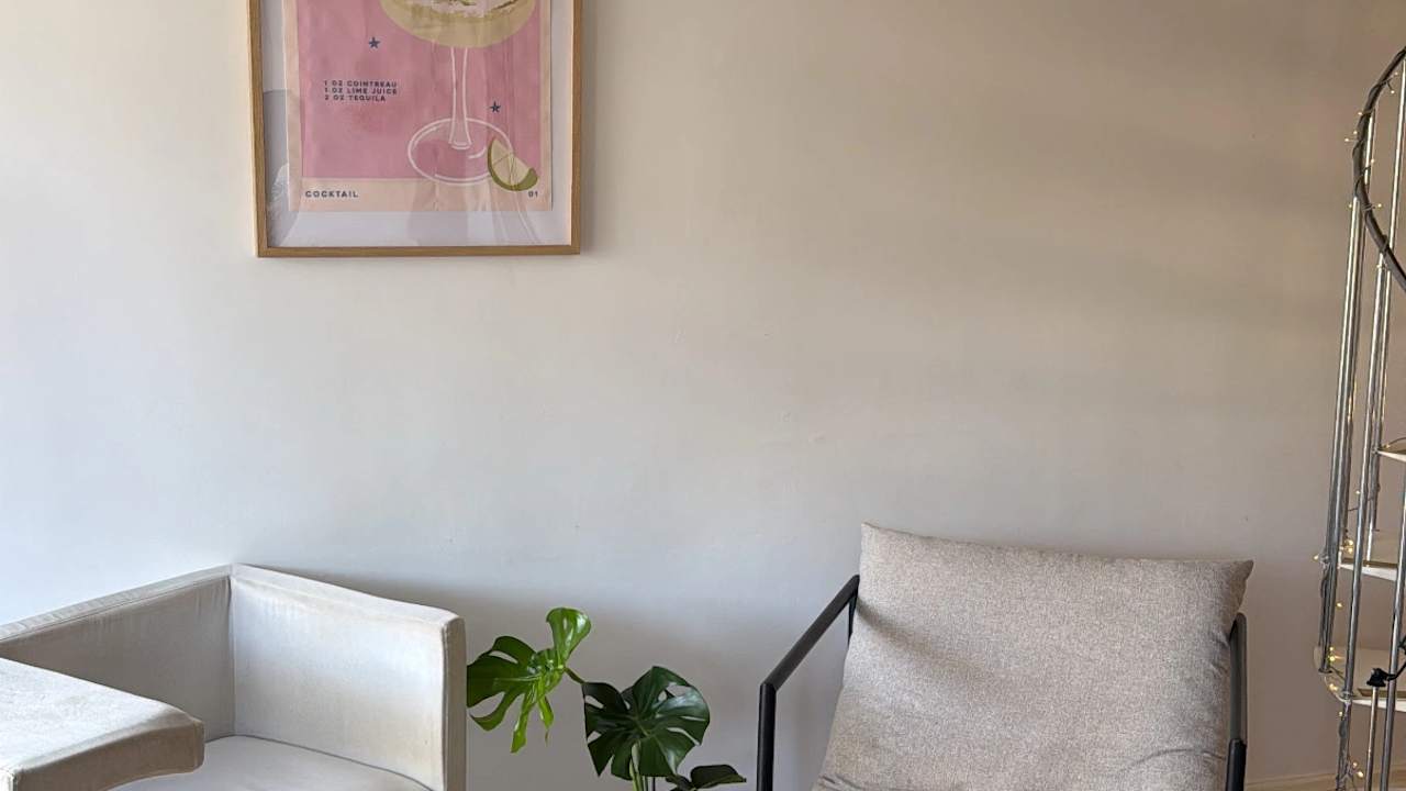 Furnished room in a share house