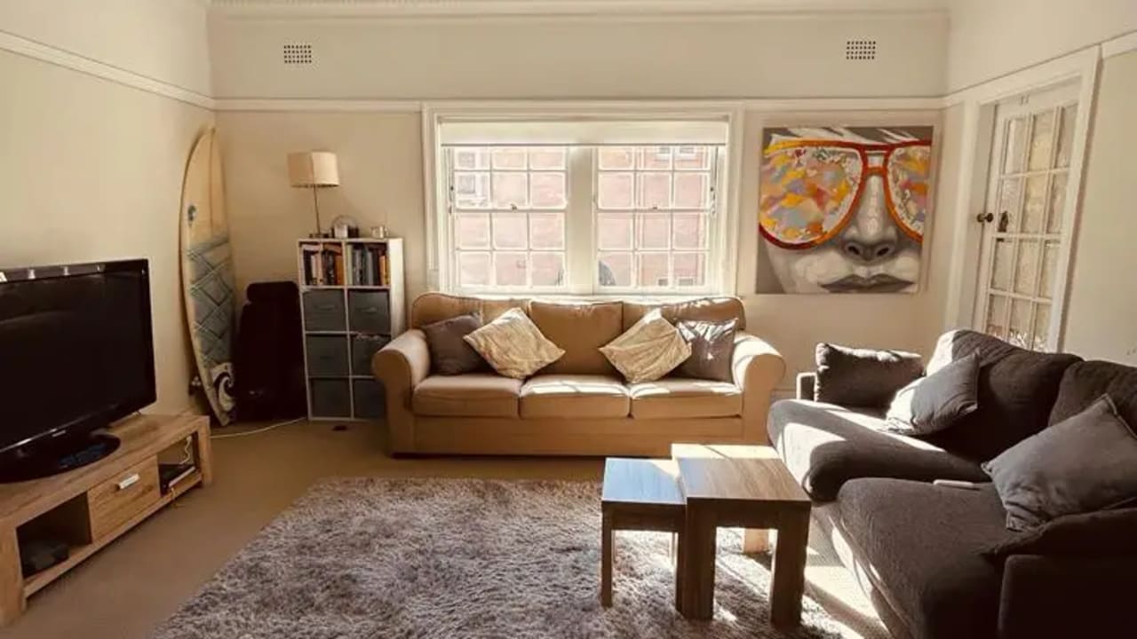 Unfurnished room in a flatshare