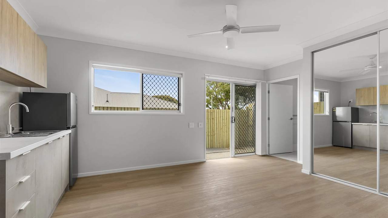 Room studio flat for rent