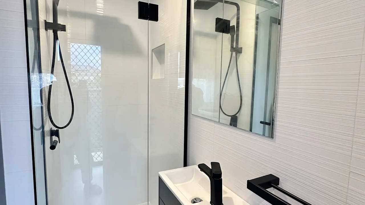 Furnished room with own bathroom