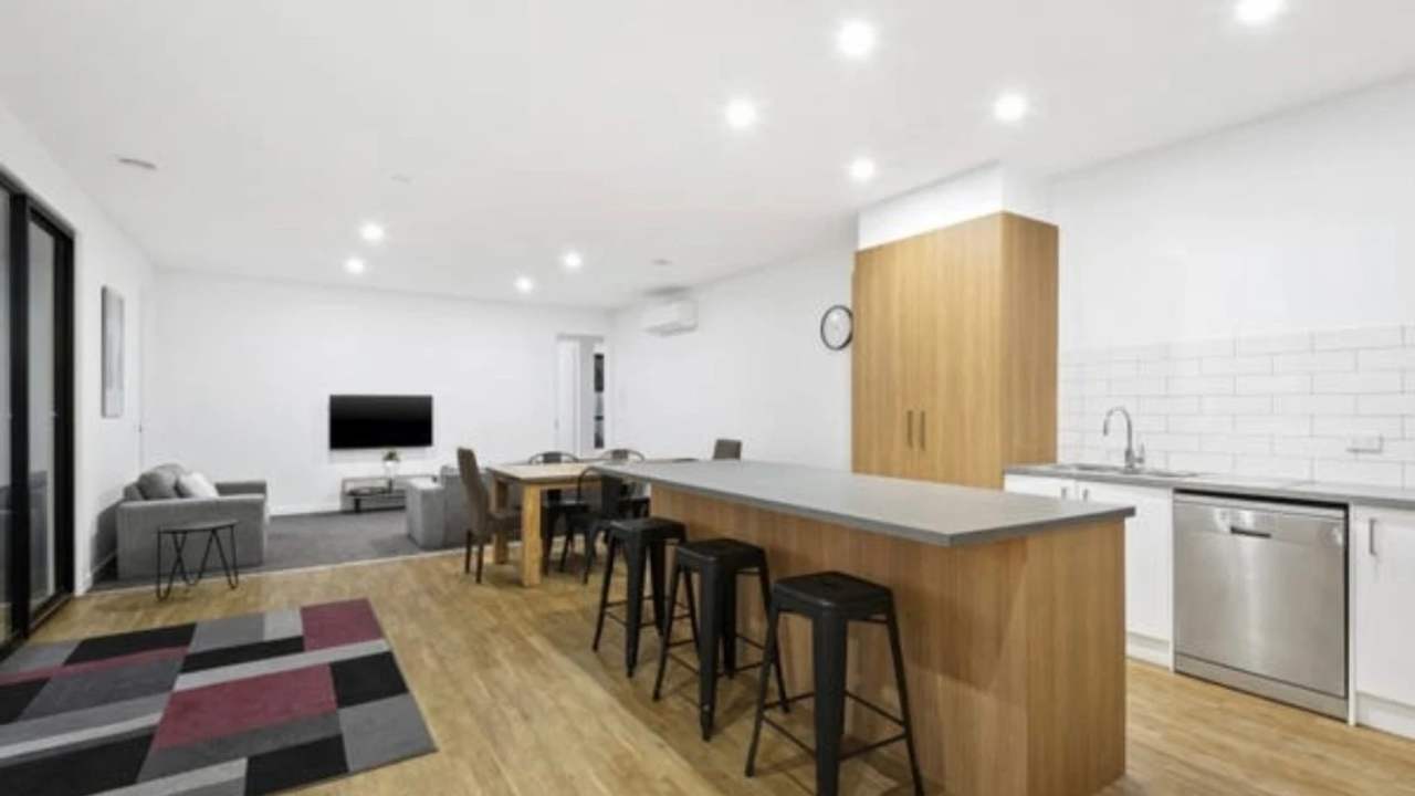 Whole property with 6 rooms for rent