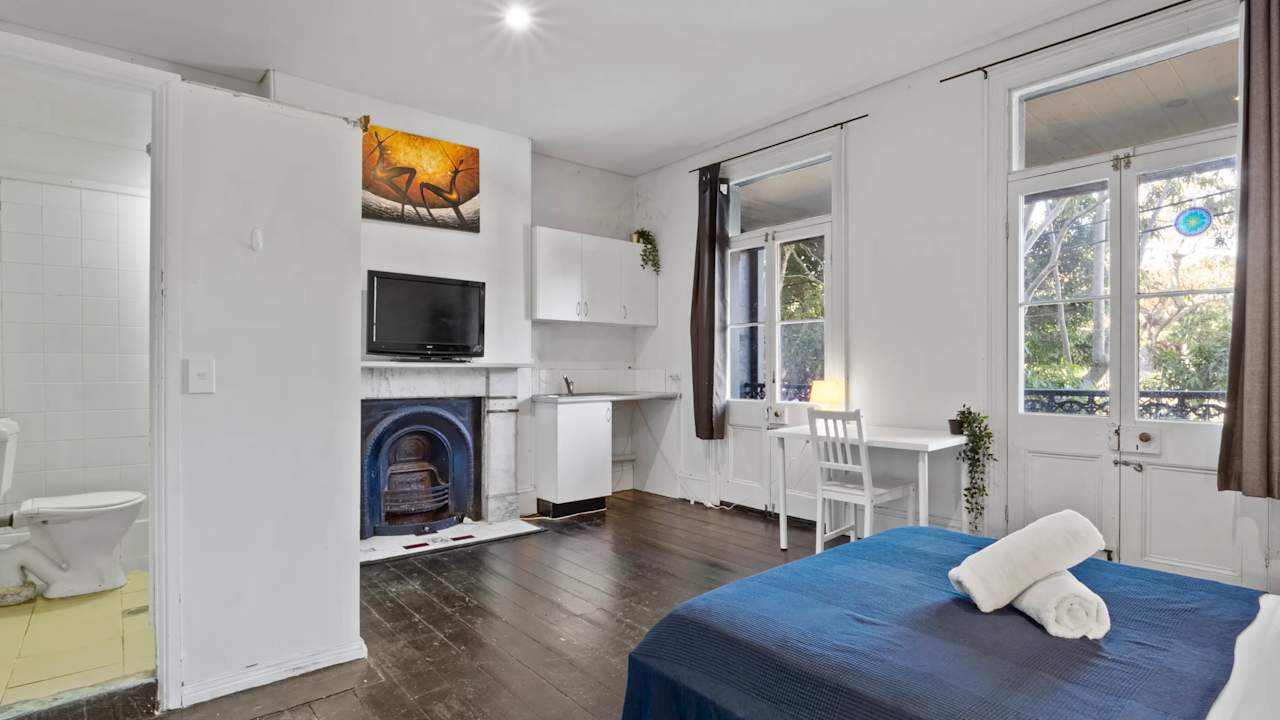 Furnished room studio flat for rent