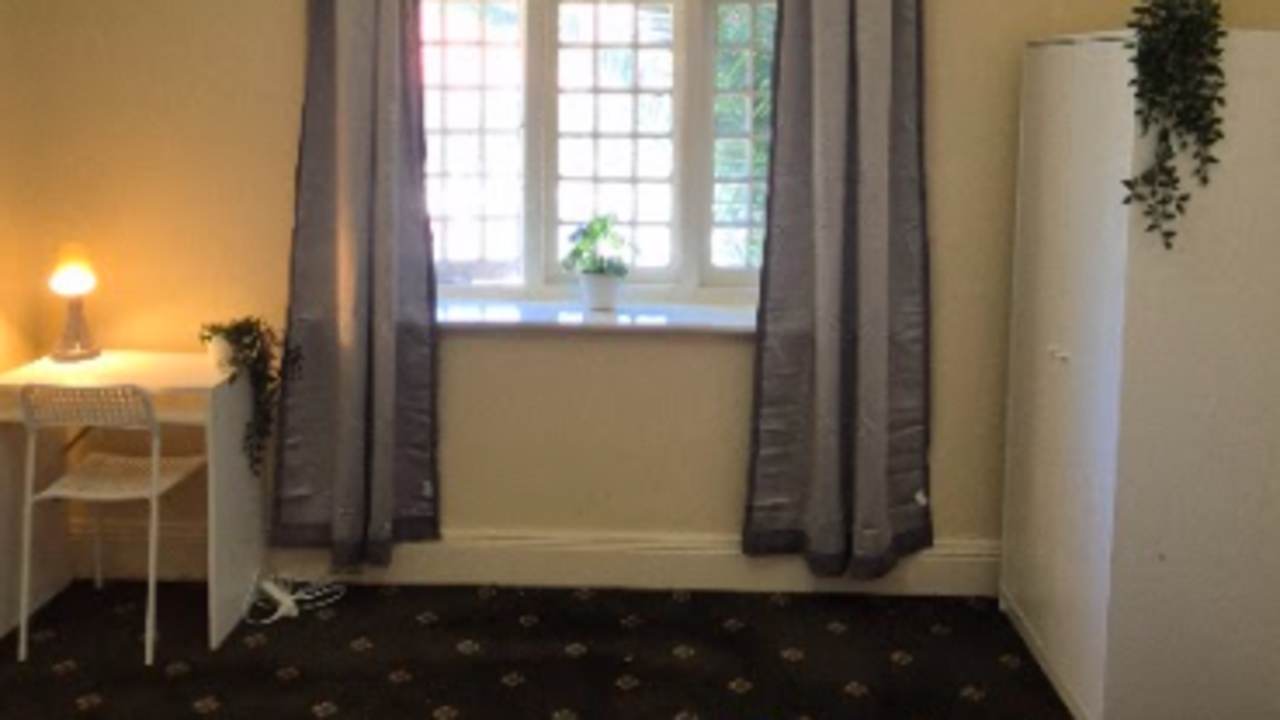 Furnished room in a share house