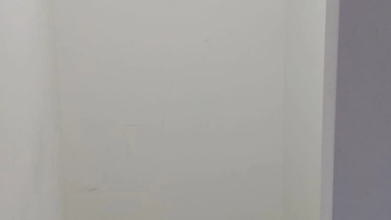 Unfurnished room studio flat for rent