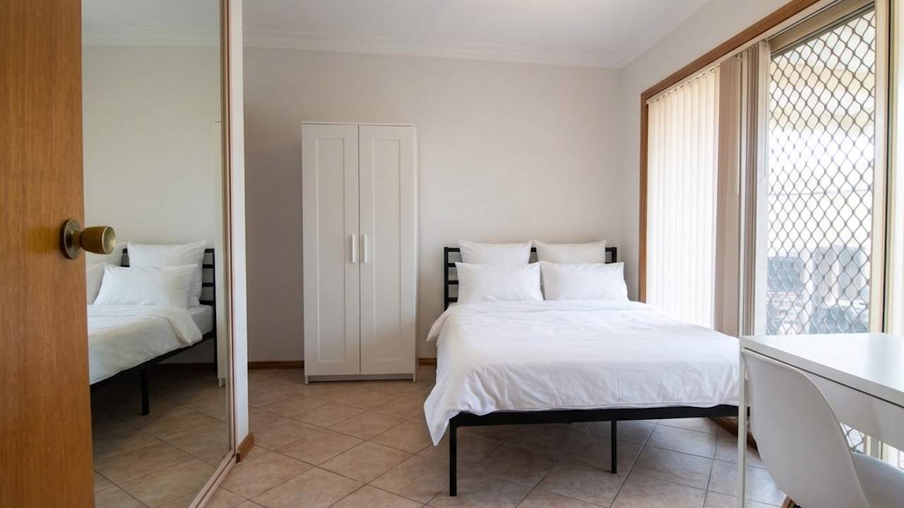 Furnished room in a share house