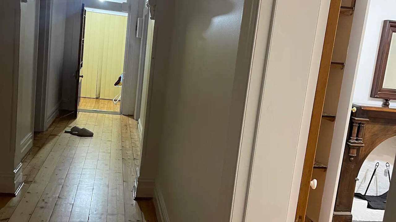 Room in a share house