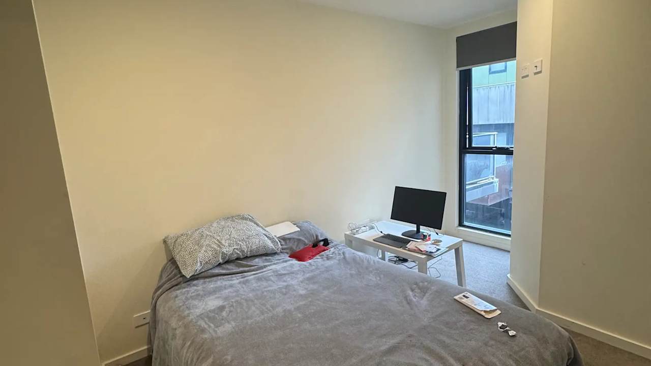 Unfurnished room in a share house