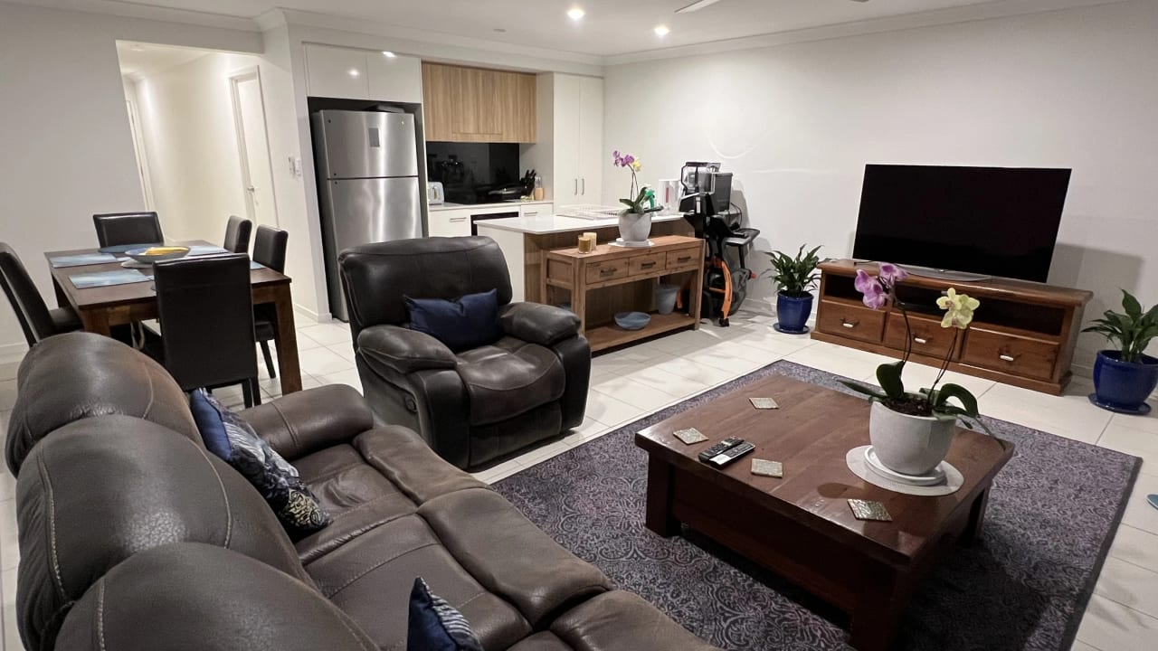 Unfurnished room in a flatshare