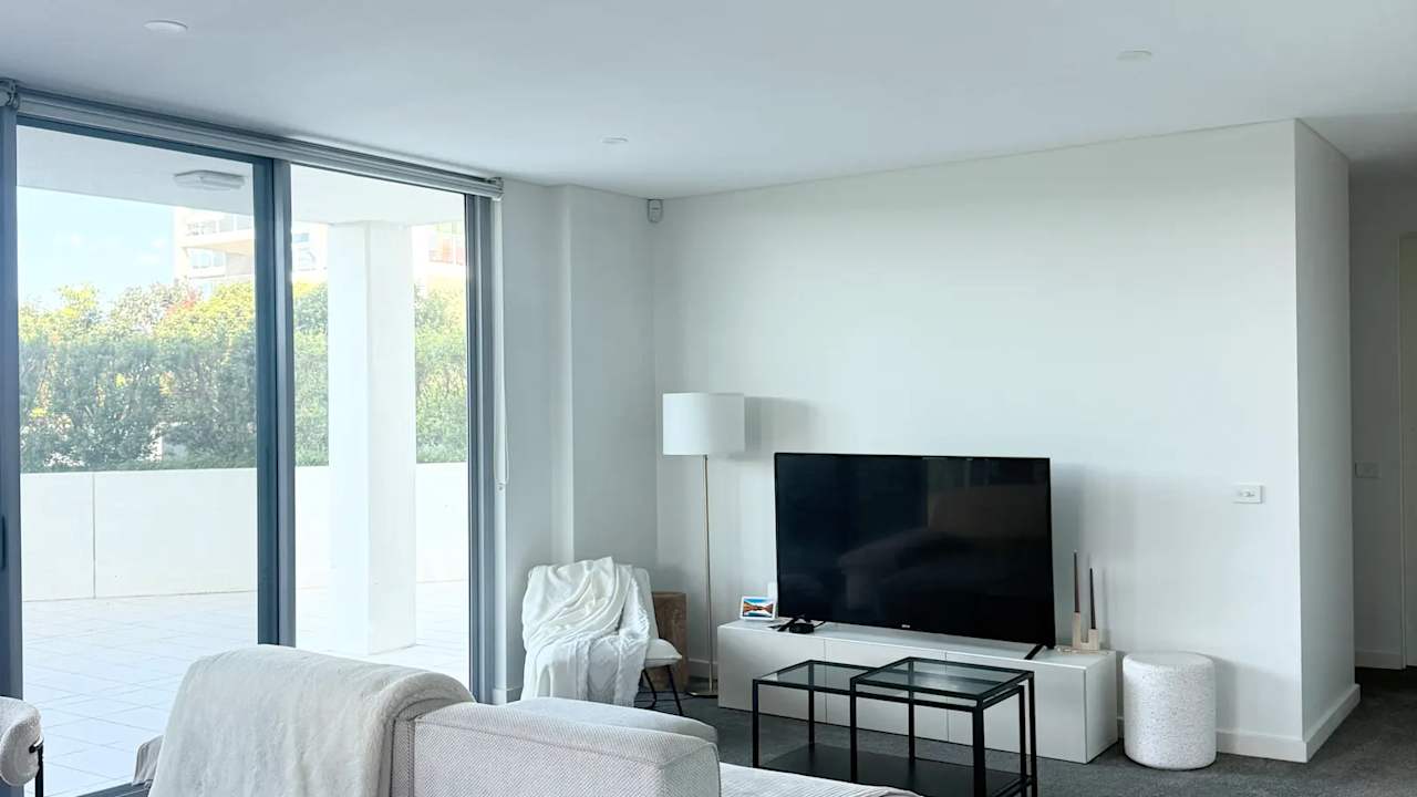 Unfurnished room with own bathroom