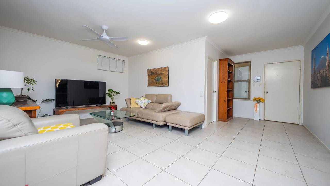 Whole property with 3 rooms for rent