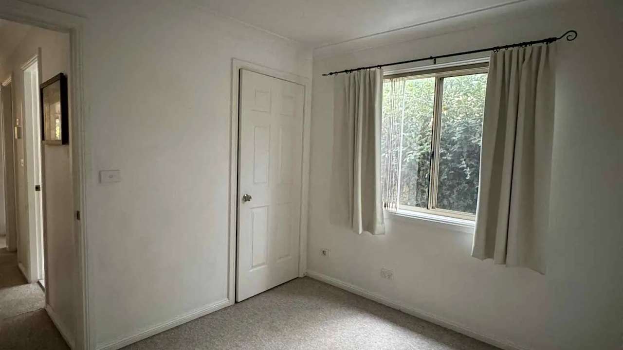 Room in a share house
