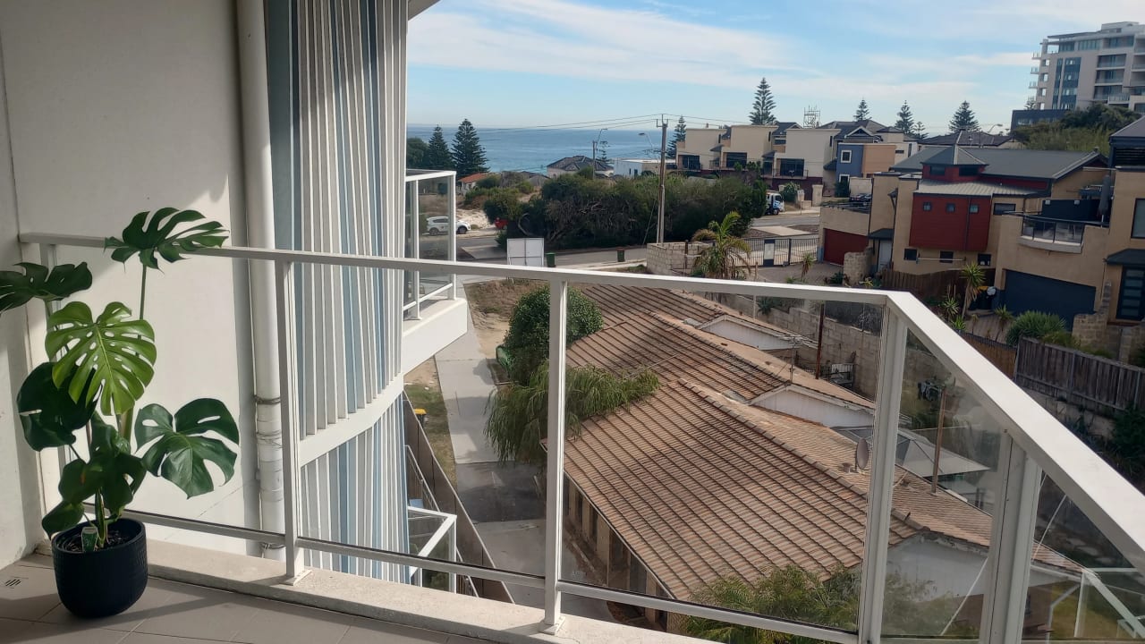 Furnished room with ensuite in a flatshare