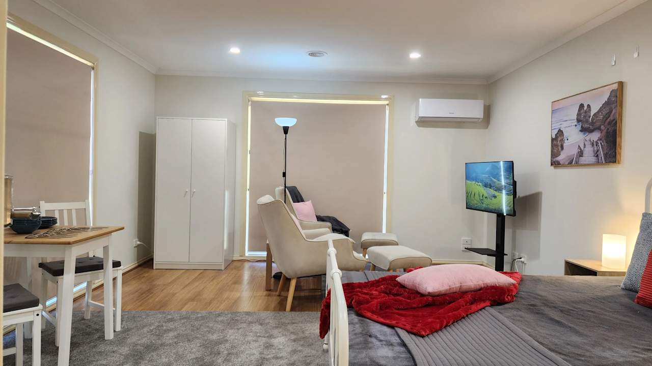 Furnished room with own bathroom