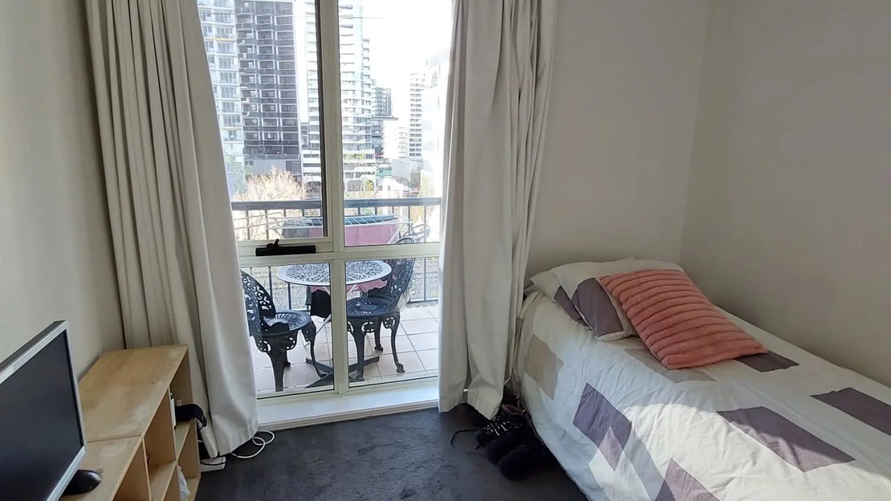 Furnished room in a flatshare