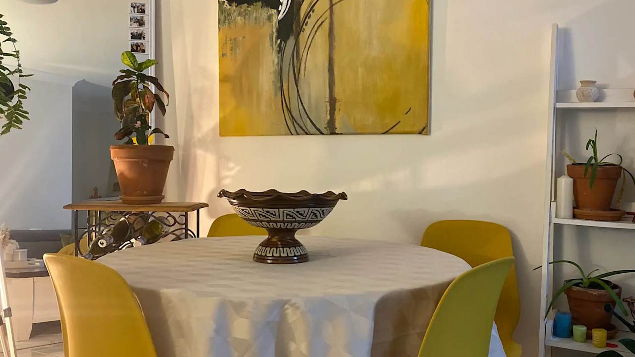 Furnished room in a flatshare