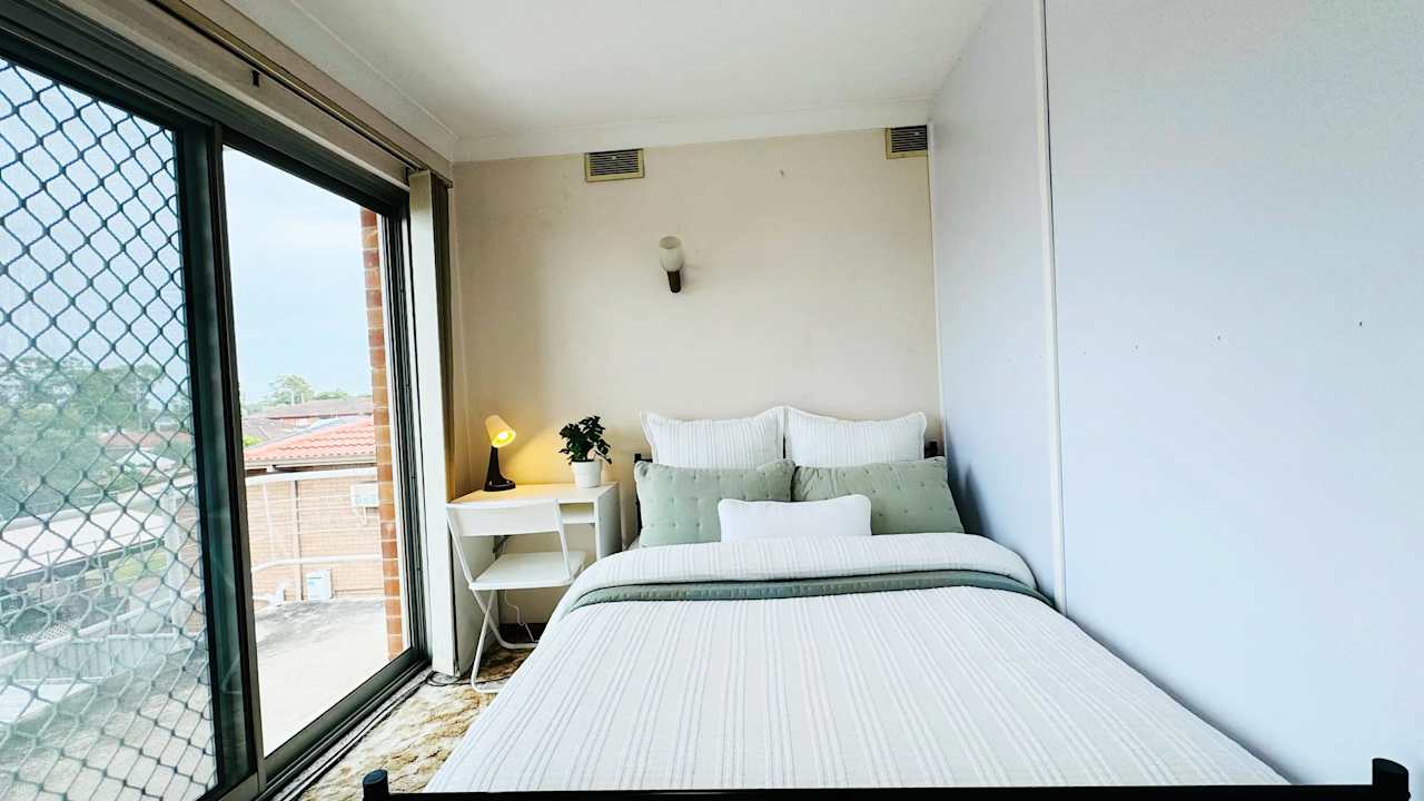 Furnished room in a share house