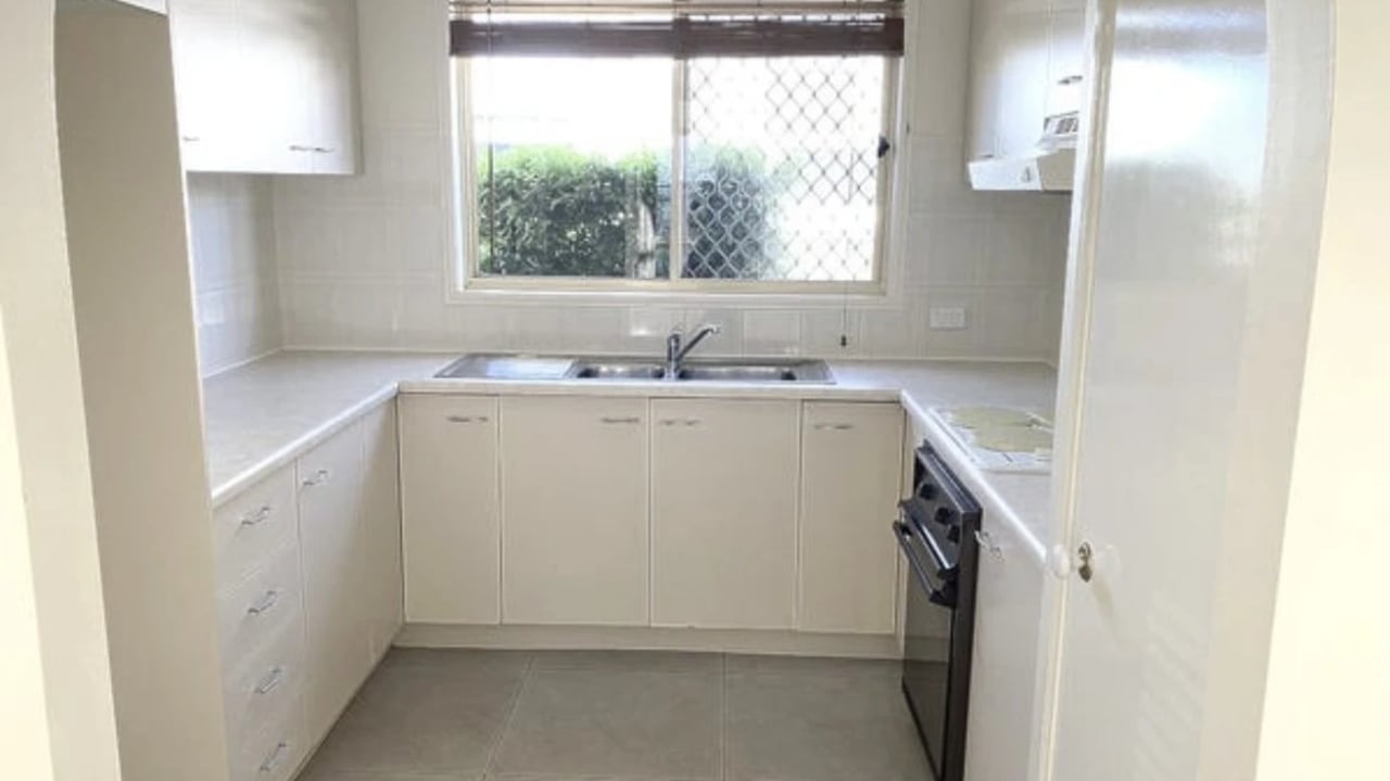 Whole property with 2 rooms for rent