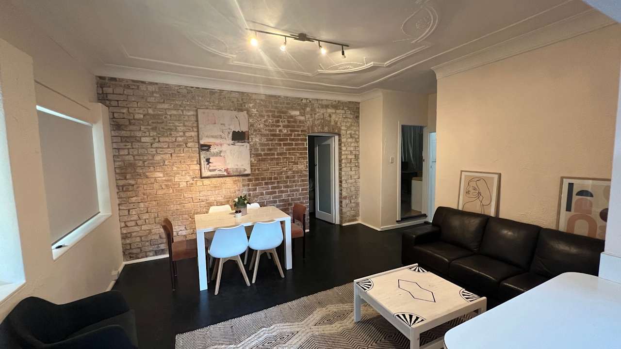 Furnished room in a flatshare