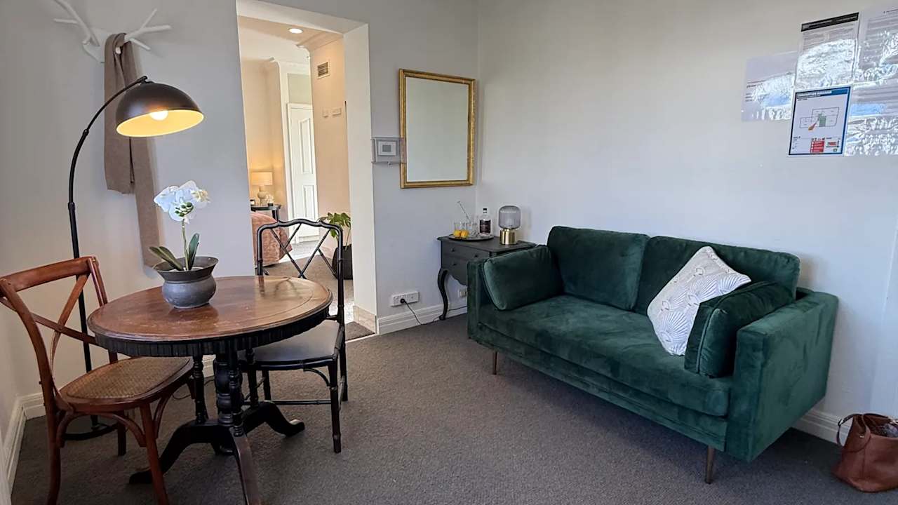 Furnished room with own bathroom
