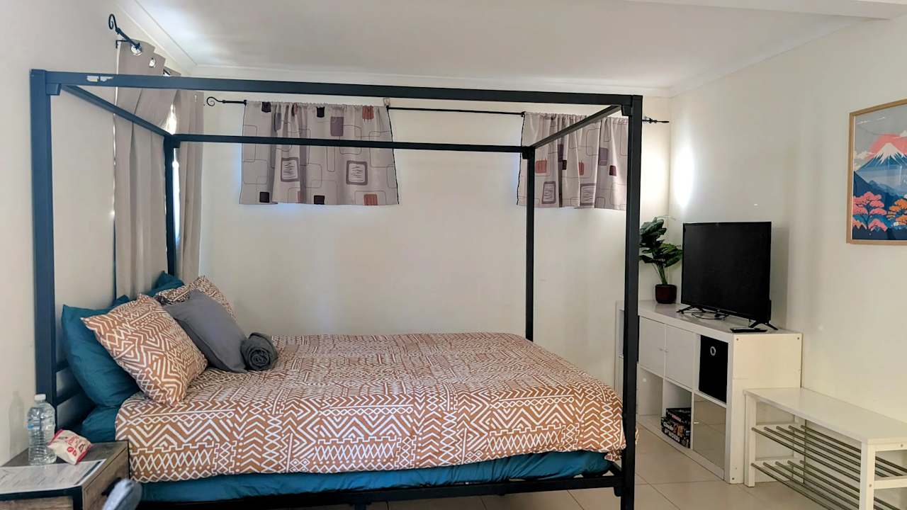 Furnished room with own bathroom