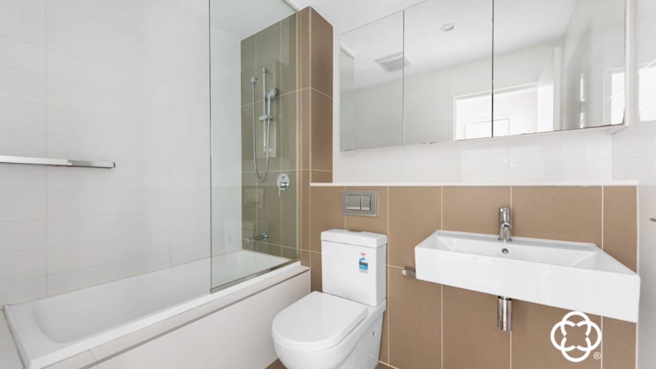 Unfurnished room with own bathroom