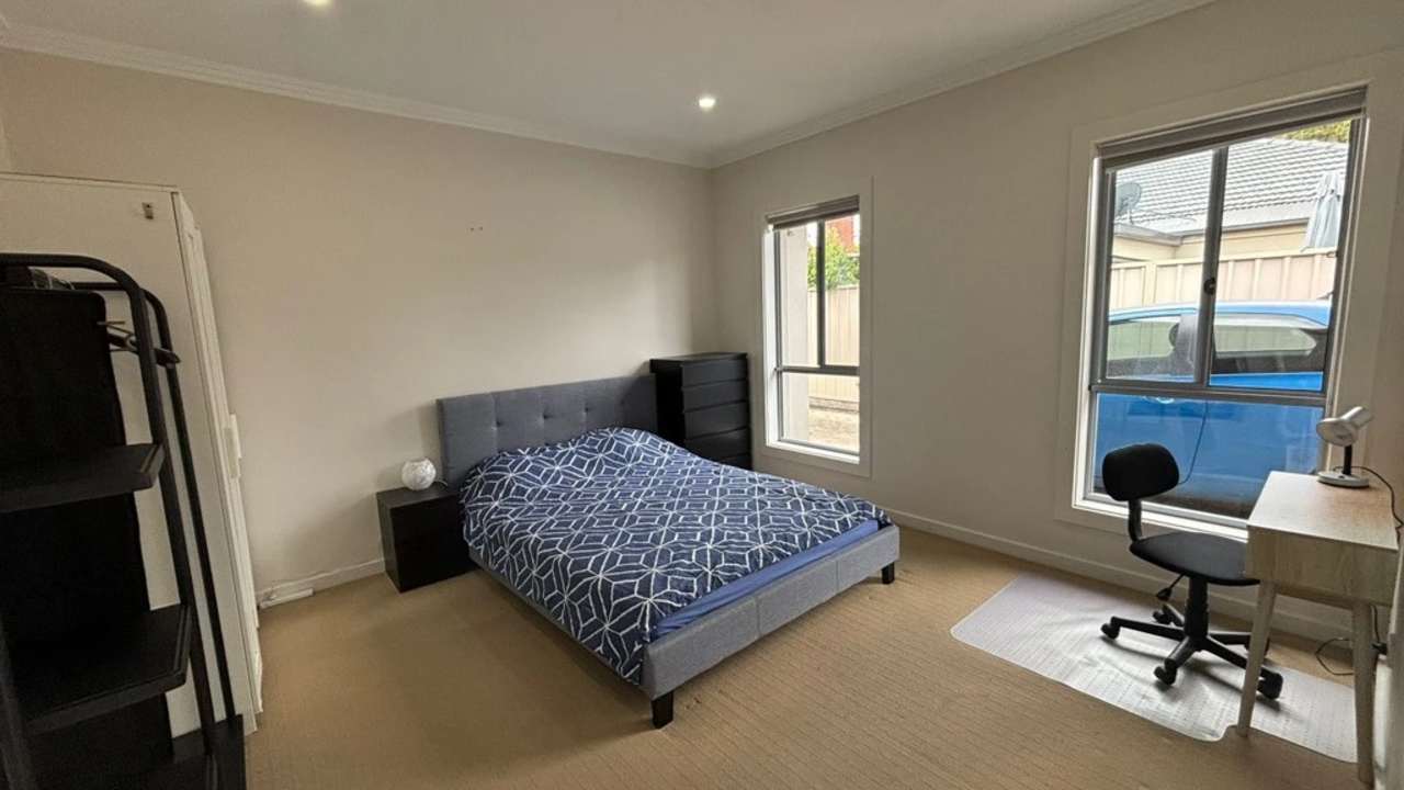 Room in a share house