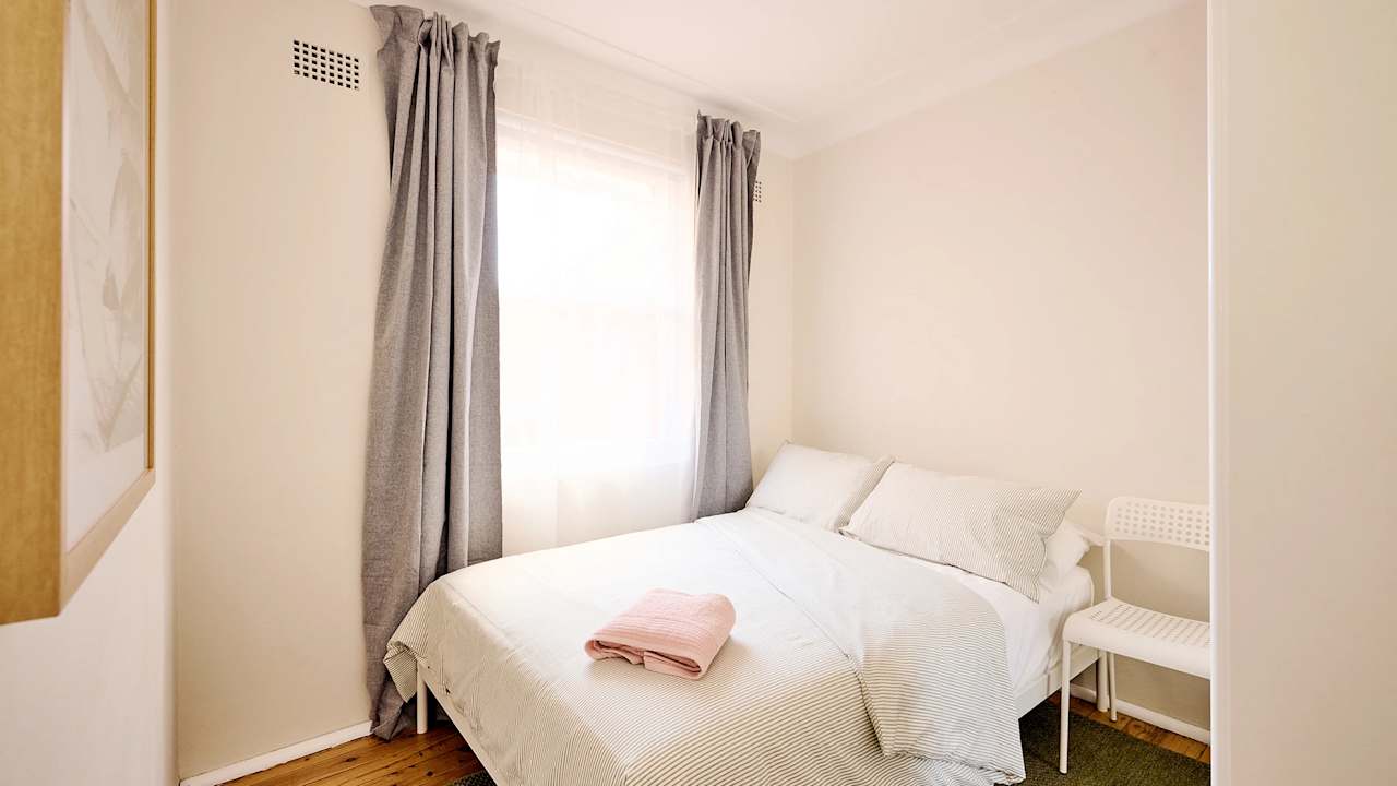 Furnished room in a flatshare