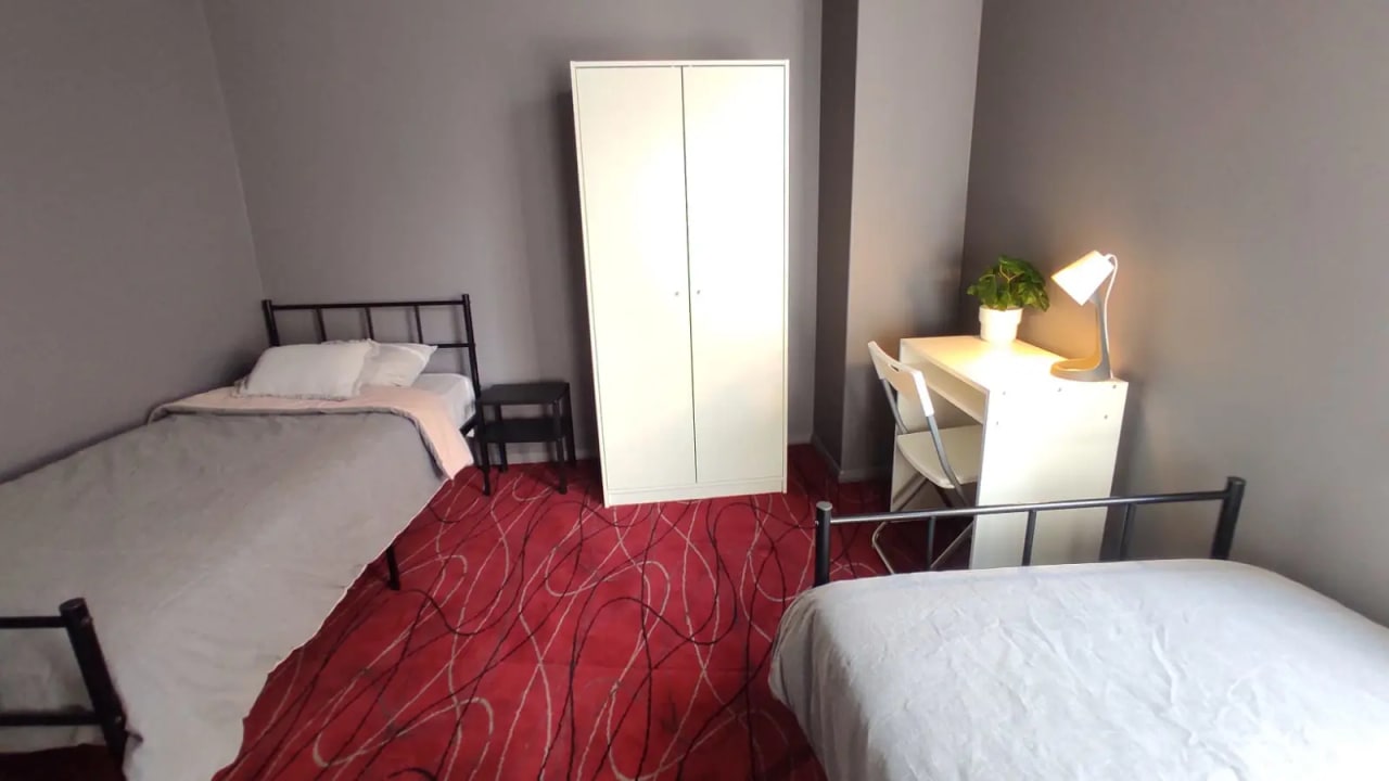 Furnished room in a flatshare
