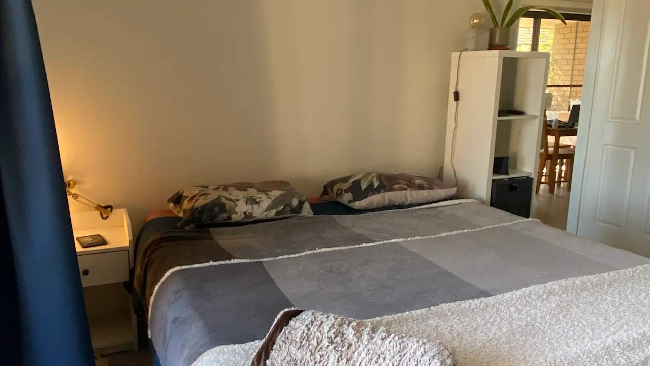 Furnished room in a flatshare