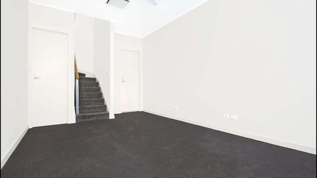 Unfurnished room in a flatshare