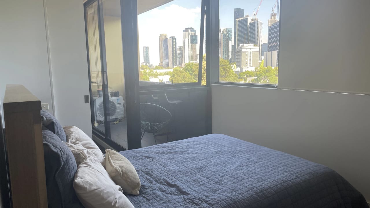 Furnished room with ensuite in a flatshare