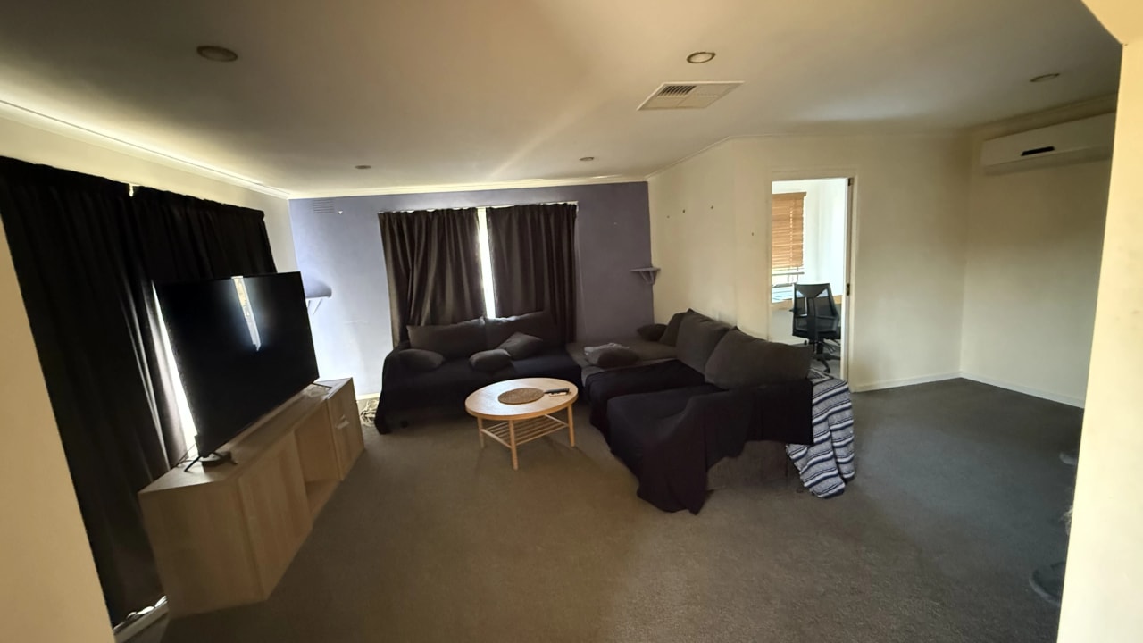 Room in a share house