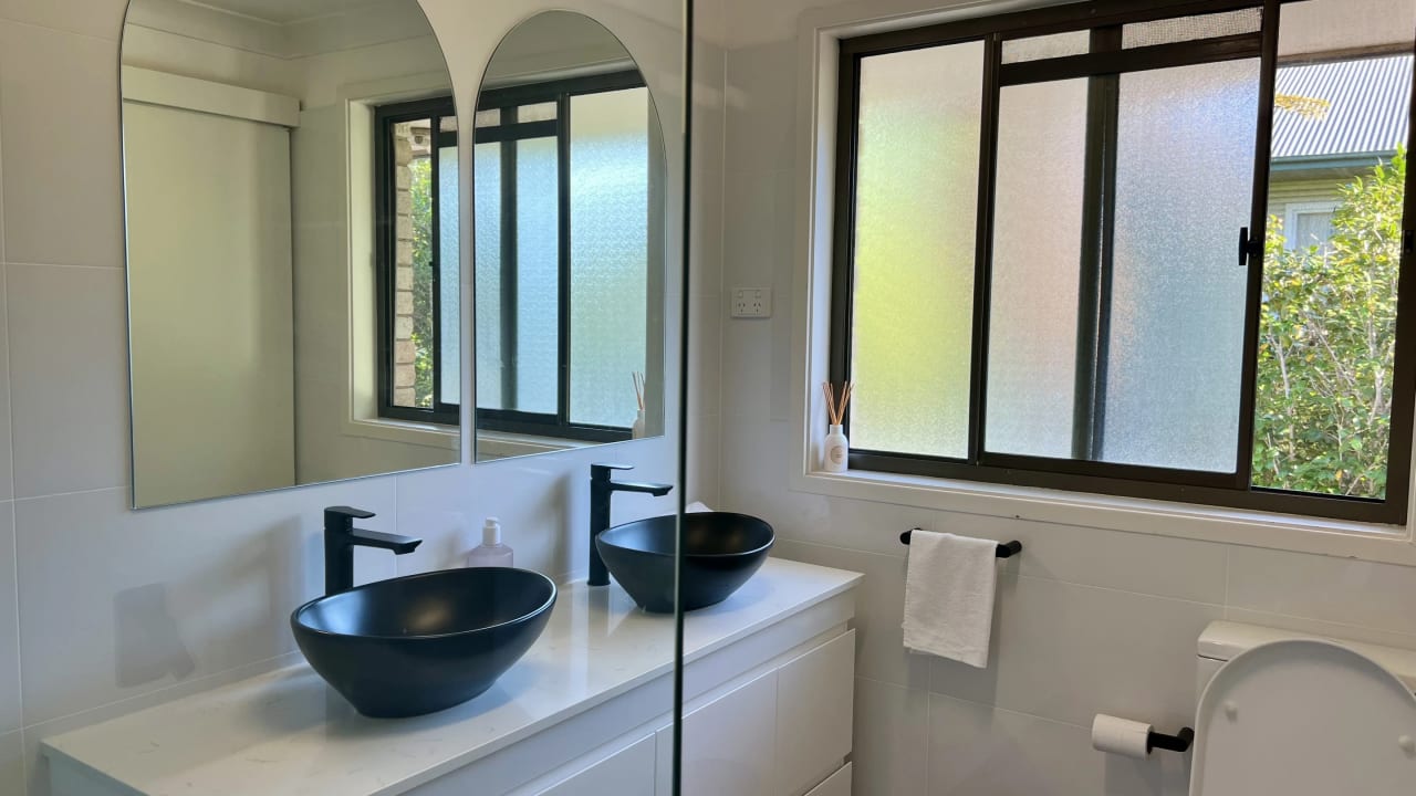 Furnished room in a share house