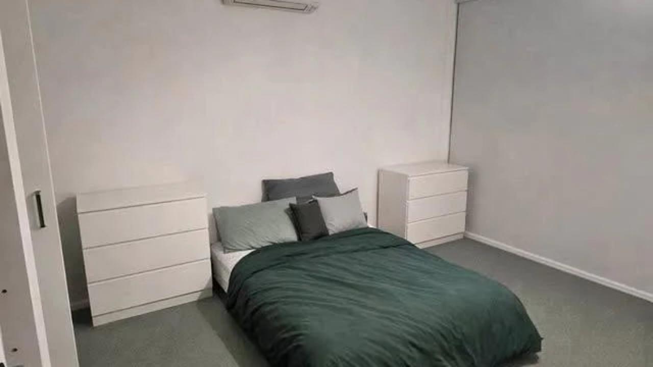 Room in a share house