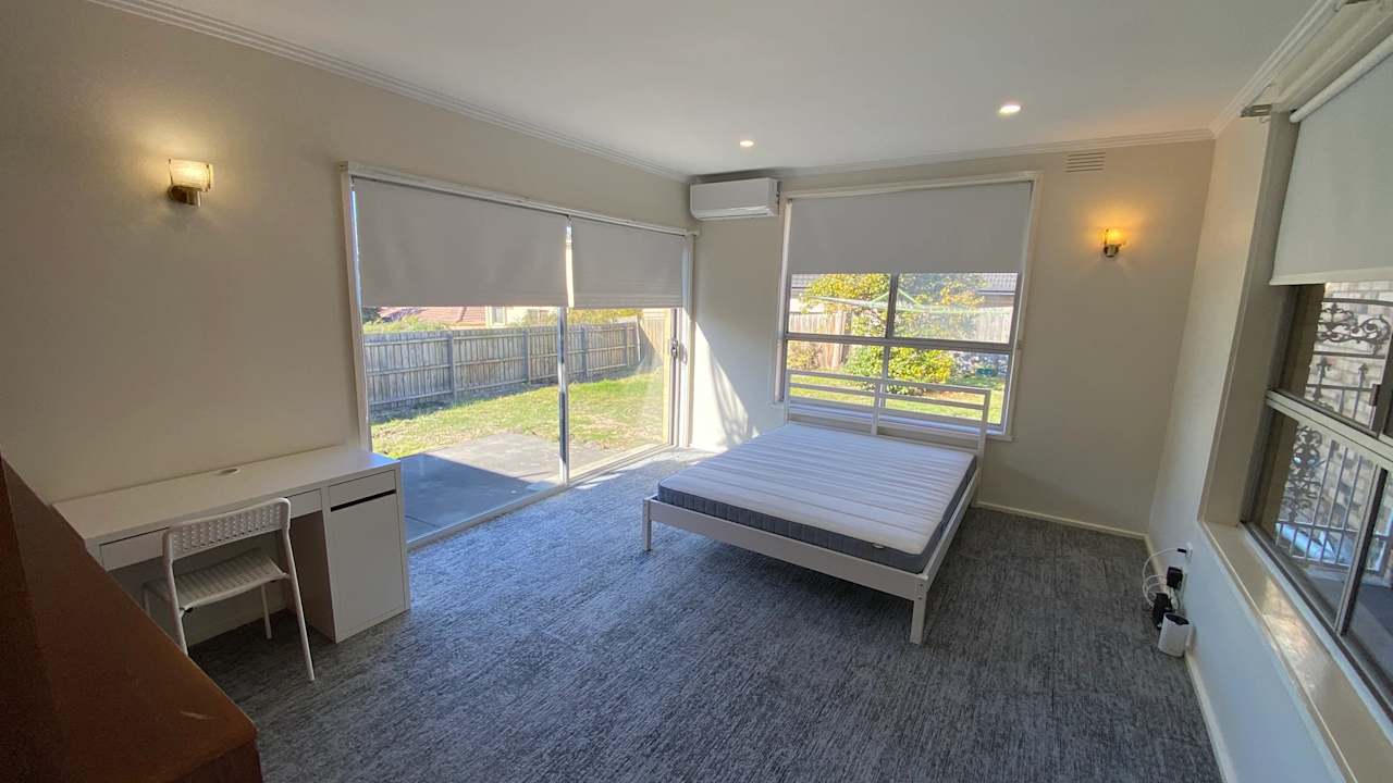 Furnished room in a share house