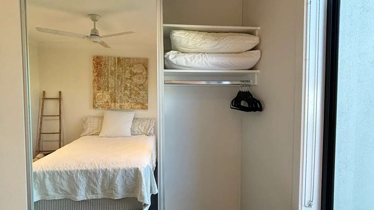 Furnished room in a share house