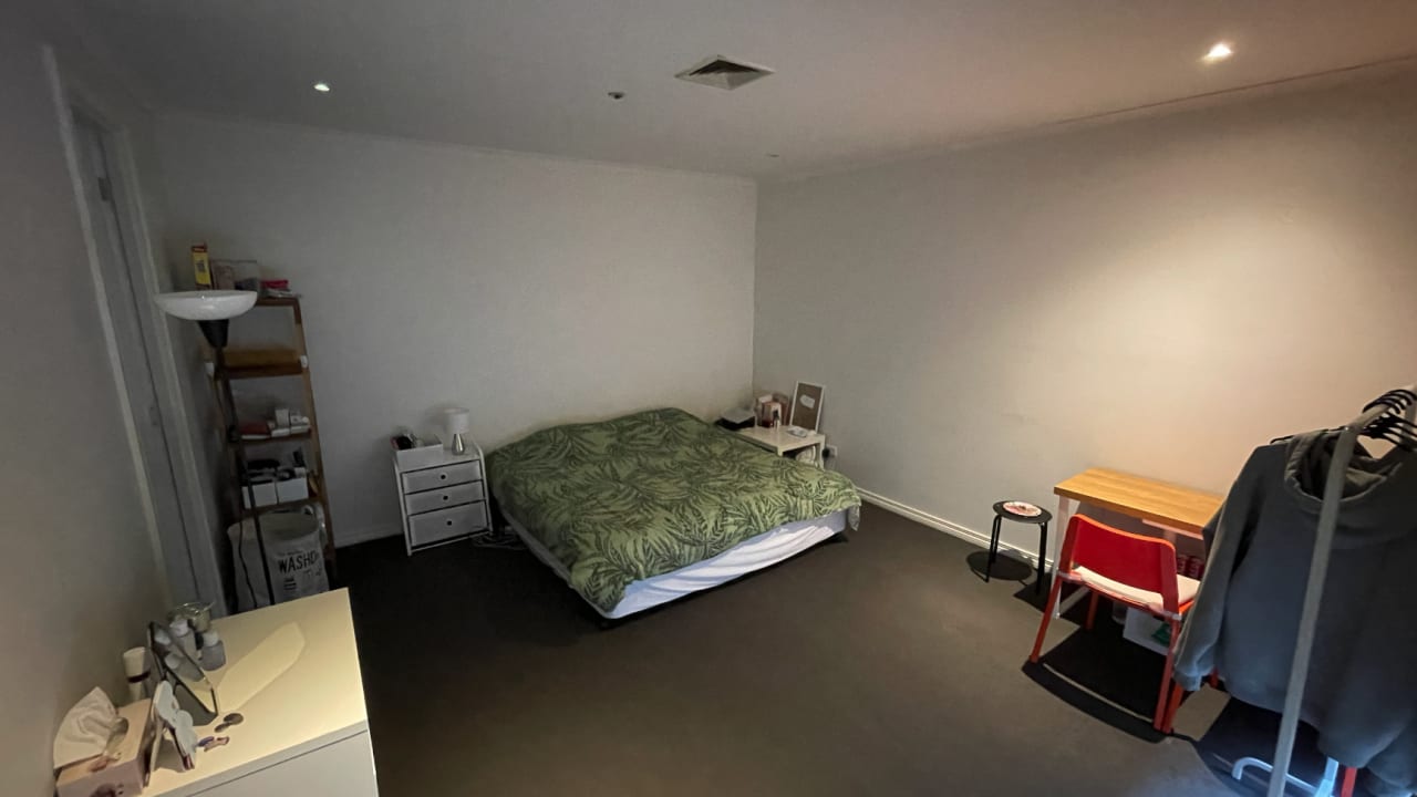 Furnished room with ensuite in a flatshare