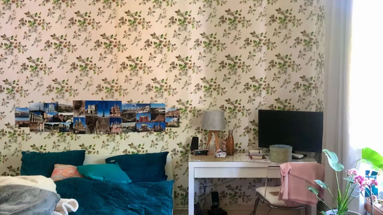 Room in a share house