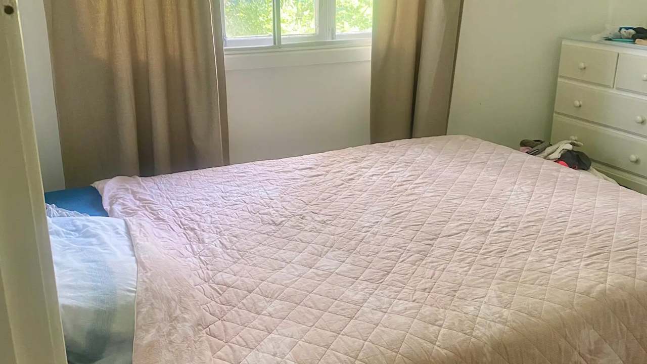 Room in a share house