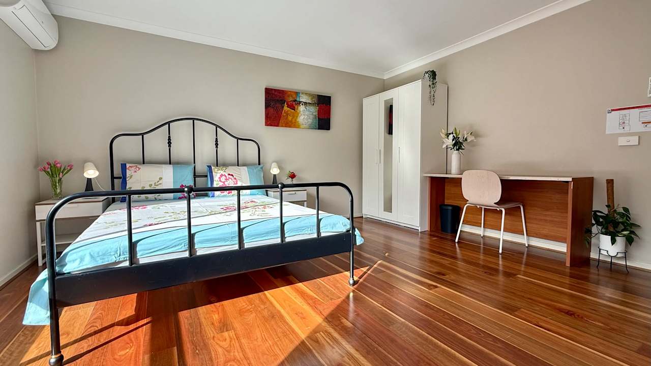 Furnished room in a share house