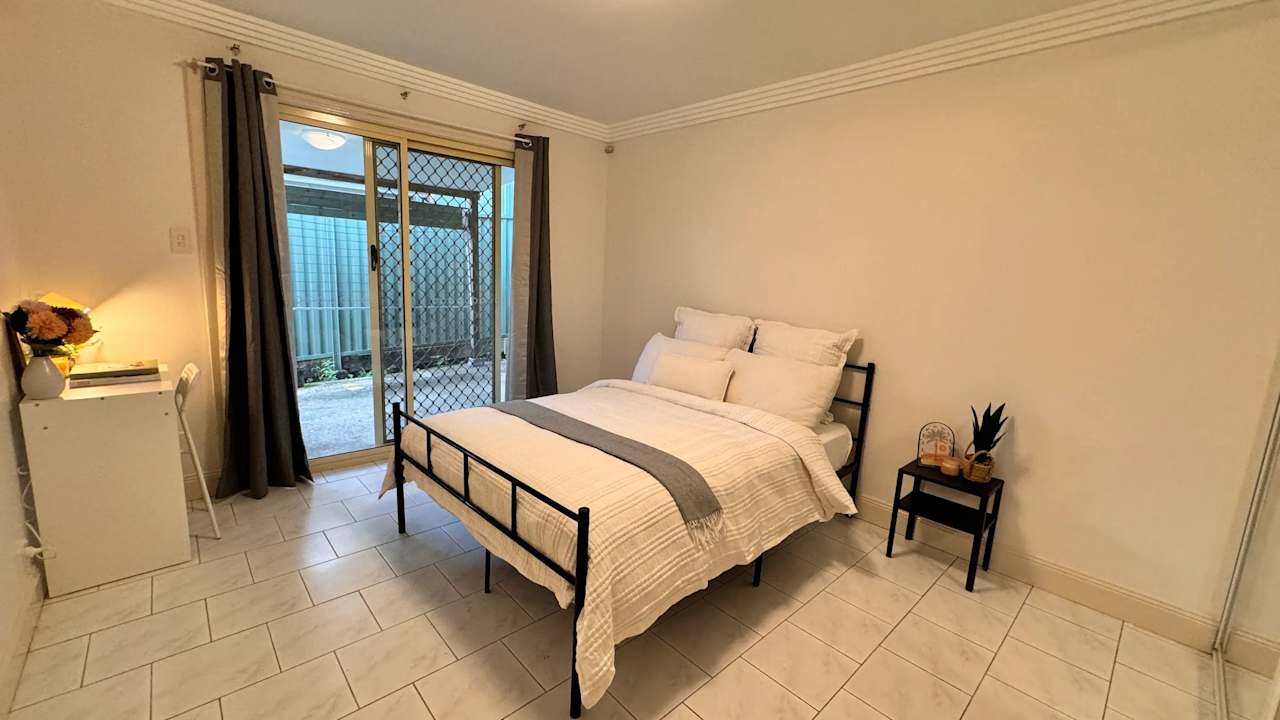 Furnished room in a flatshare