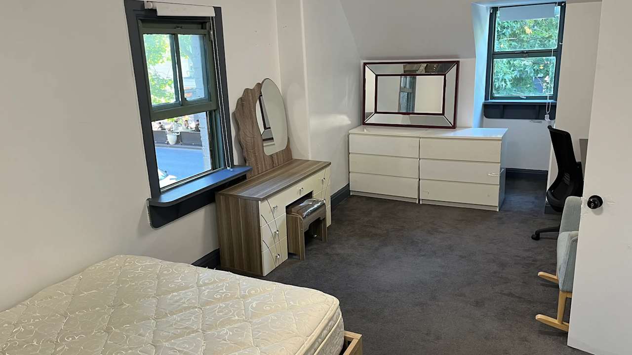 Furnished room in a share house