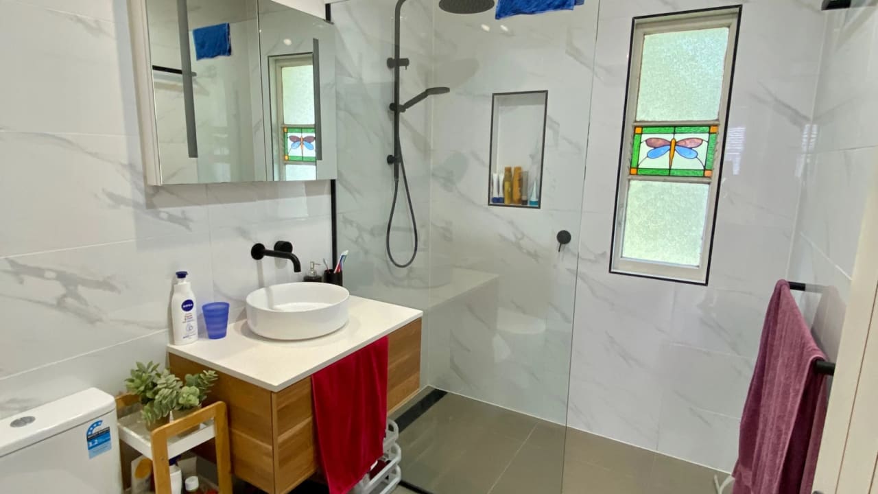 Furnished room in a share house
