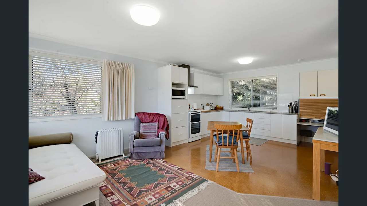 Unfurnished room granny flat for rent