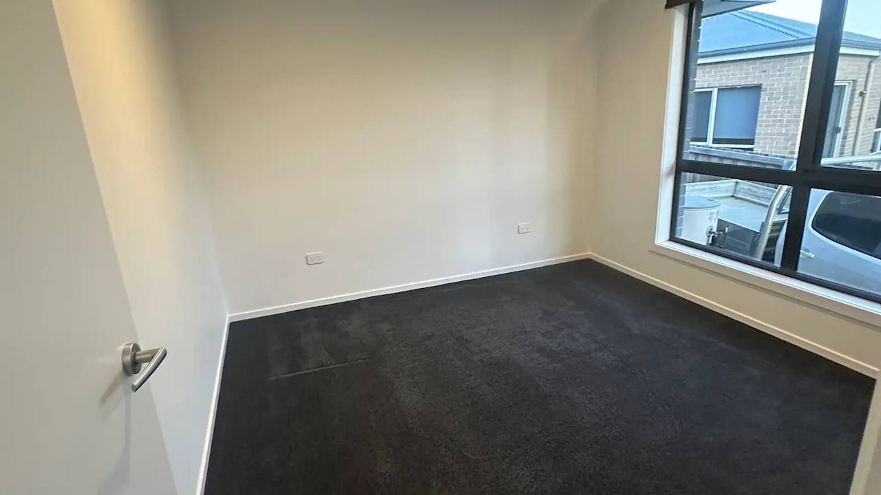 Unfurnished room in a share house