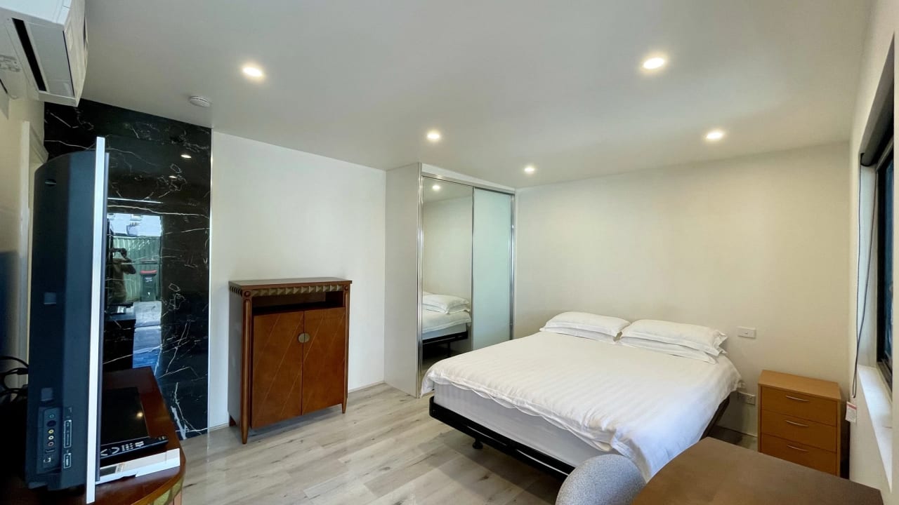 Furnished room studio flat for rent