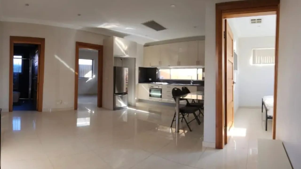 Whole property with 2 rooms for rent