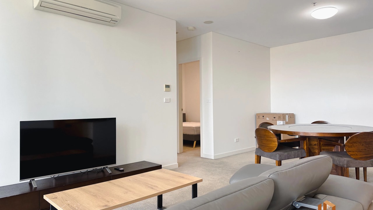 Furnished room with ensuite in a flatshare
